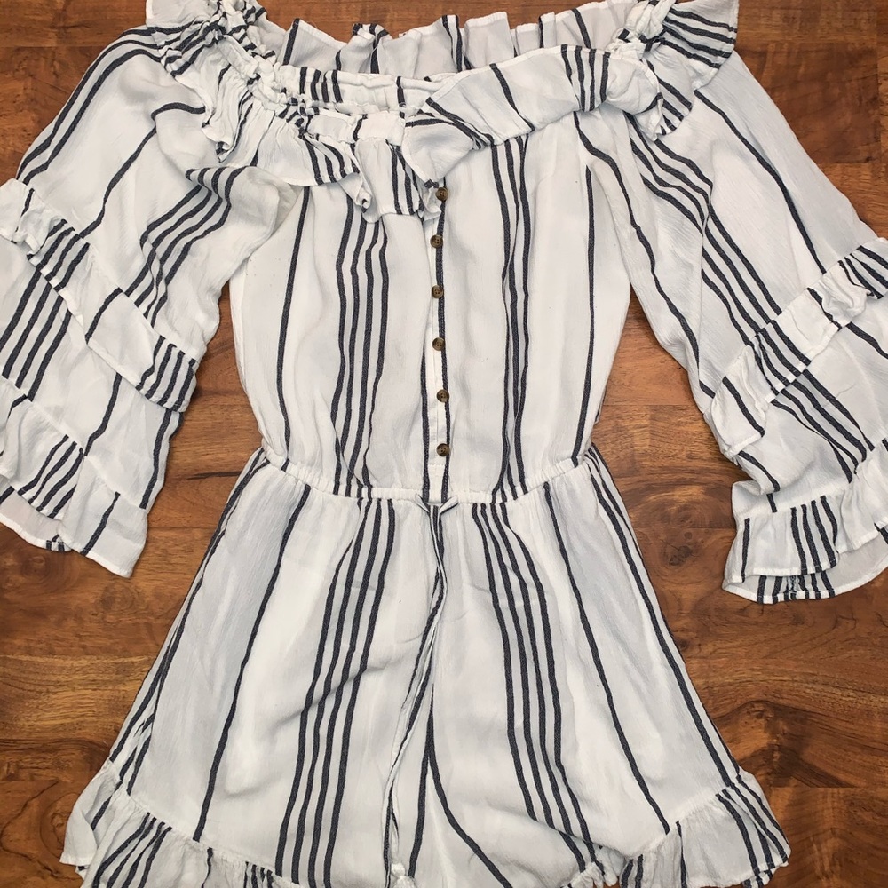 Ruffle romper